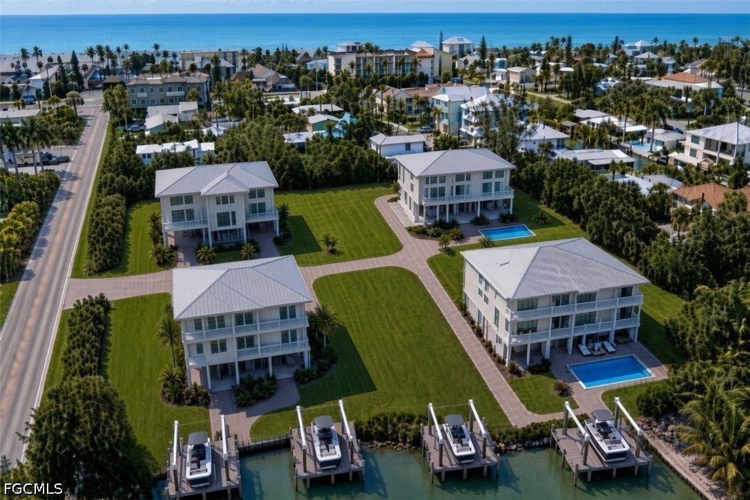 Waterfront Home for Sale in Mcphie Park, photo 2