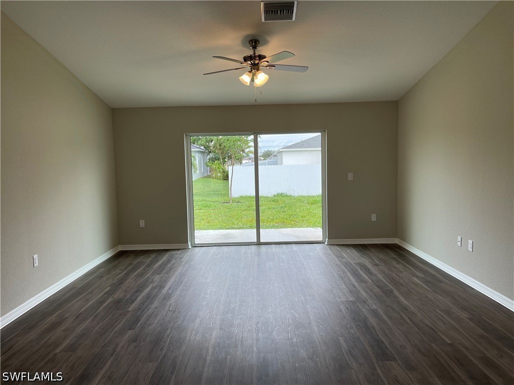 4 Bed SingleFamilyResidence for Sale in Cape Coral, photo 2