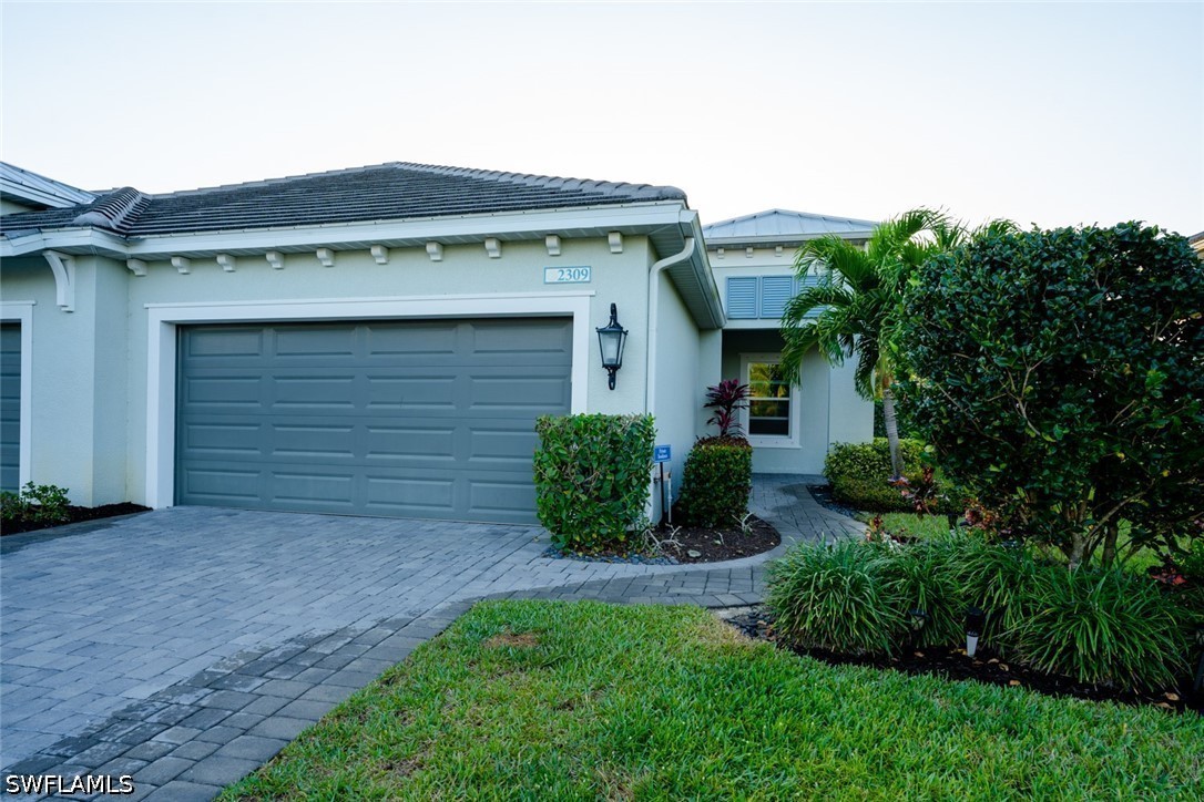2 Bed Attached for Sale in Naples, photo 2