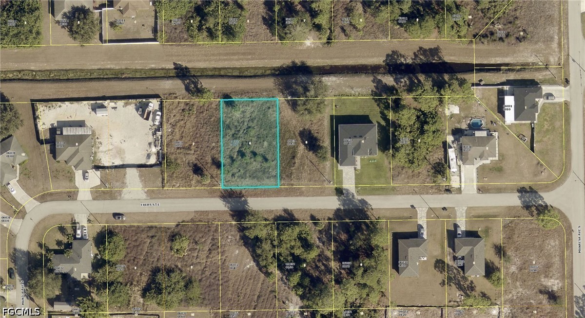 Residential for Sale in Lehigh Acres, photo 2