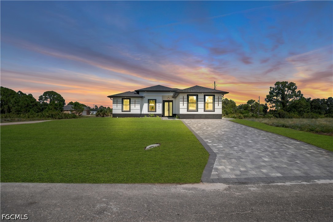 4 Bed SingleFamilyResidence for Sale in Lehigh Acres, photo 2