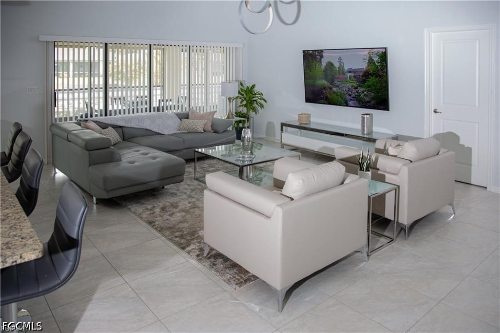 4 Bed Waterfront Home for Sale in Cape Coral, photo 2