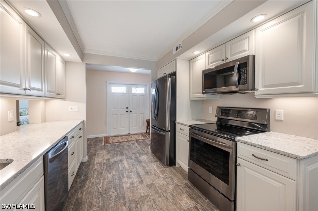2 Bed Condominium for Sale in Palm Royal Apts, photo 2
