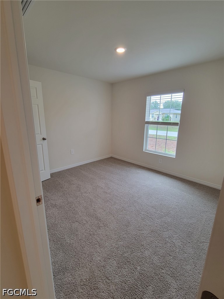 3 Bed SingleFamilyResidence for Sale in Lehigh Acres, photo 2