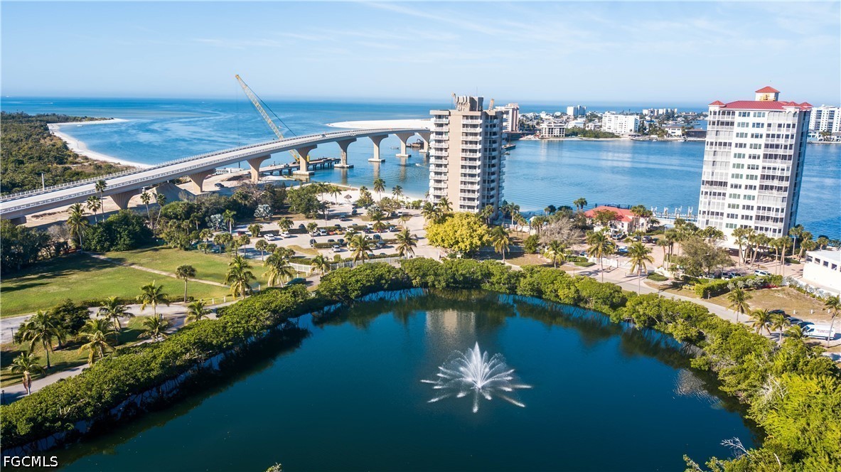1 Bed Waterfront Home for Sale in Bonita Springs, photo 2