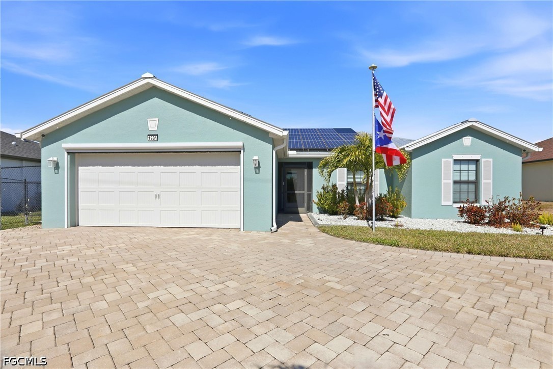 3 Bed Pool Home for Sale in Cape Coral, photo 2