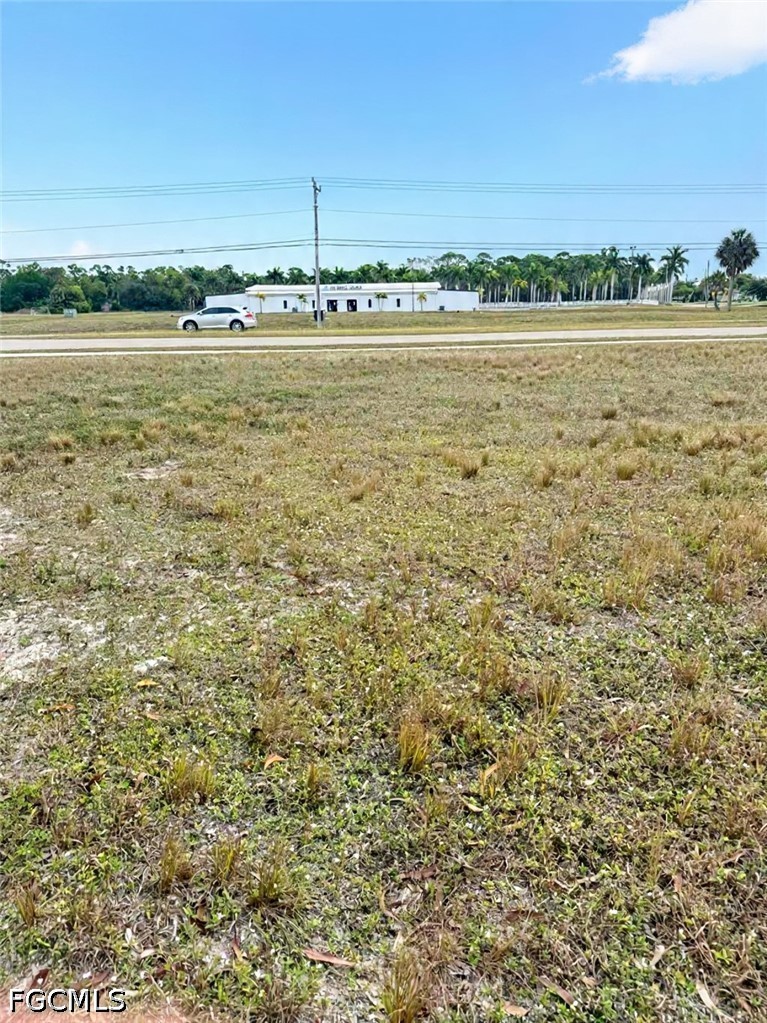 Commercial for Sale in Cape Coral, photo 2