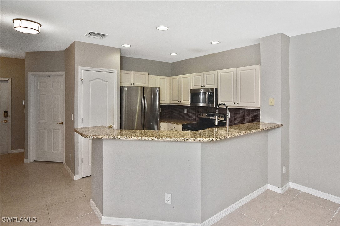 2 Bed Townhouse for Sale in Olympia Pointe, FL, $174,900 — photo 11