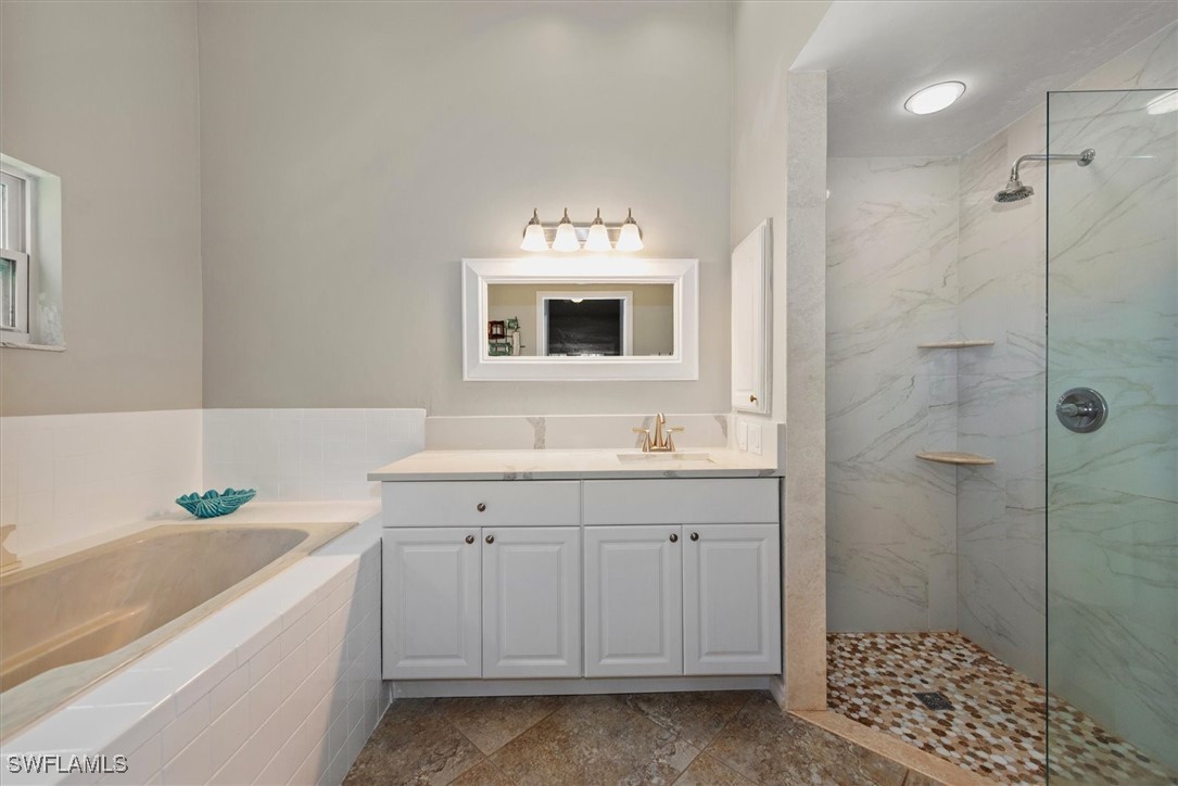 3 Bed SingleFamilyResidence for Sale in Kelly Greens, FL — photo 11