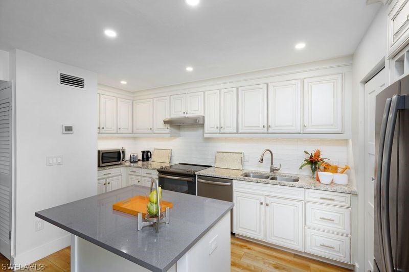 1 Bed Condominium for Sale in Naples, FL, $320,000 — photo 11