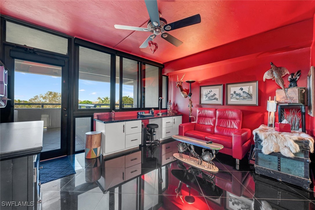 2 Bed Waterfront Home for Sale in Hyde Park, photo 11