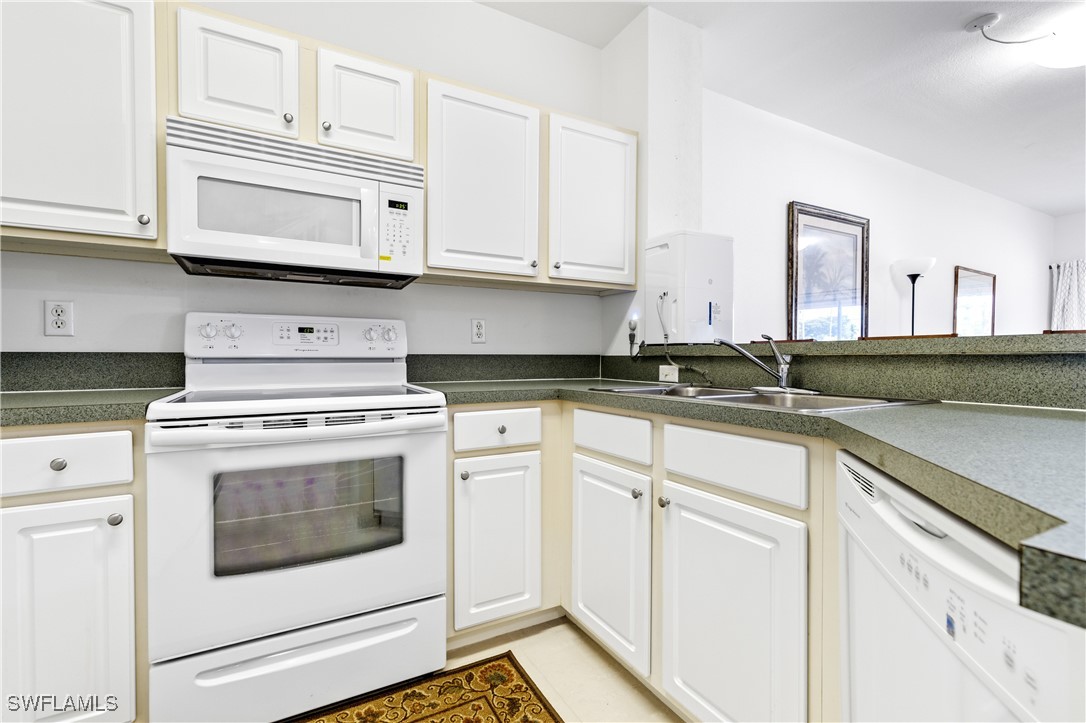 2 Bed Waterfront Home for Sale in Fort Myers, photo 11