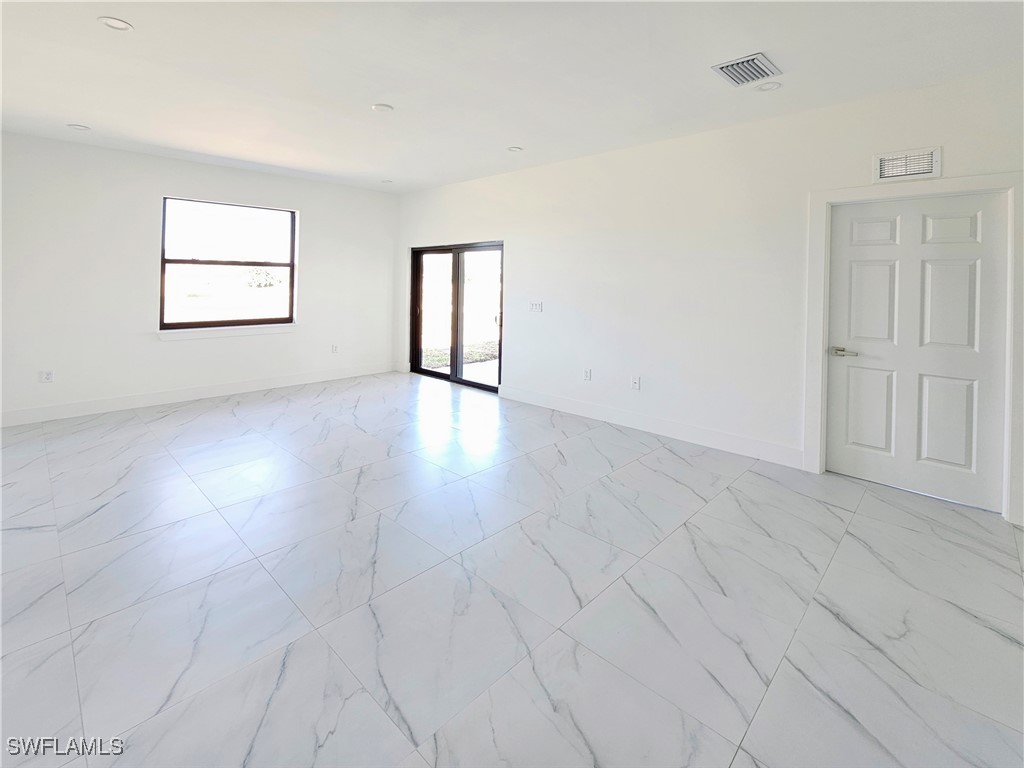 6 Bed Duplex for Sale in Lehigh Acres, photo 11