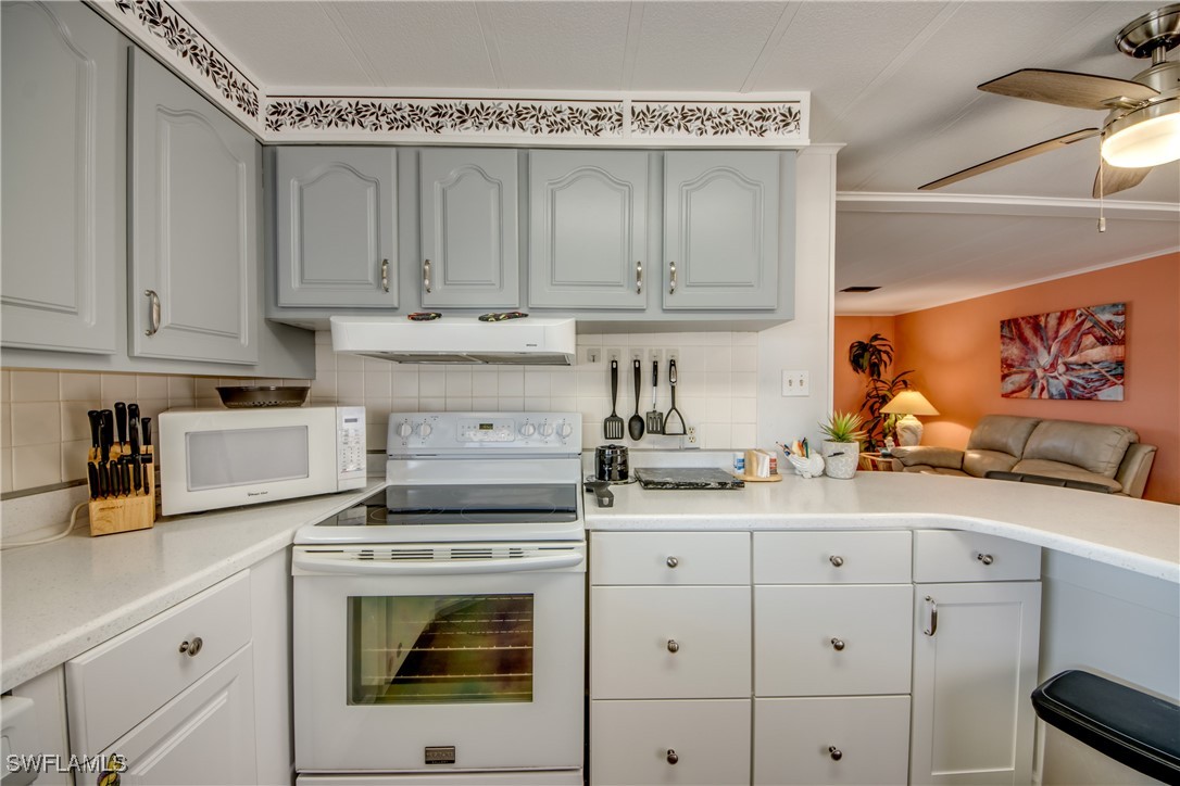 2 Bed ManufacturedHome for Sale in Pine Island Cove, photo 11