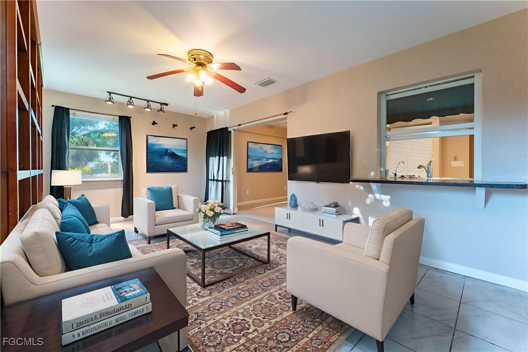 3 Bed SingleFamilyResidence for Sale in Port Labelle, FL — photo 11