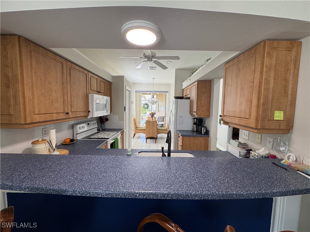 2 Bed Attached for Sale in Stoneybrook, FL — photo 11