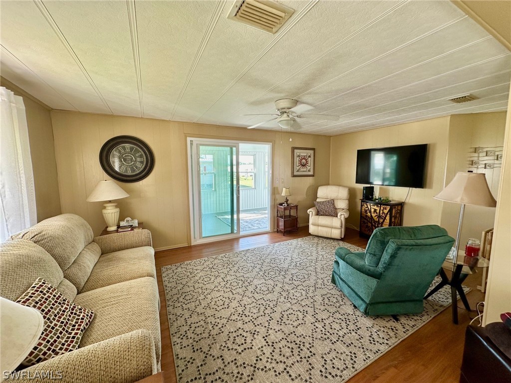 2 Bed ManufacturedHome for Sale in North Fort Myers, FL — photo 11