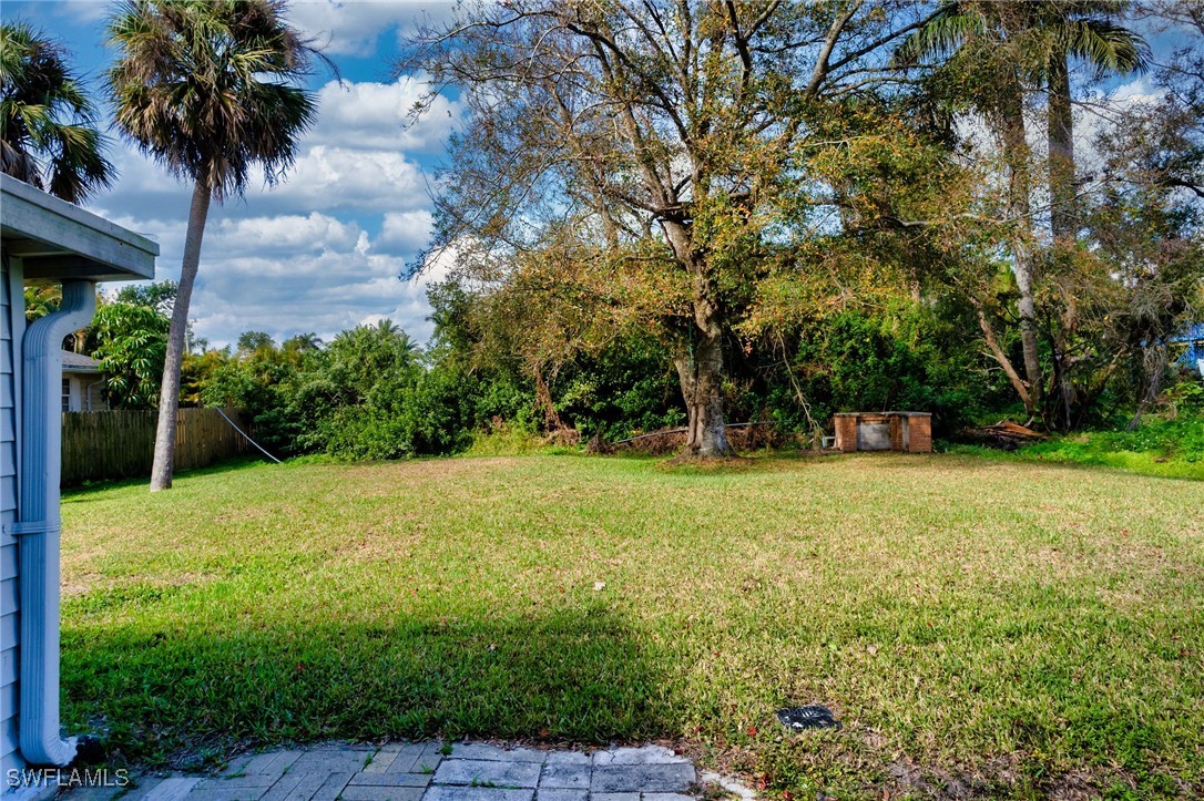 2 Bed SingleFamilyResidence for Sale in North Fort Myers, FL — photo 11
