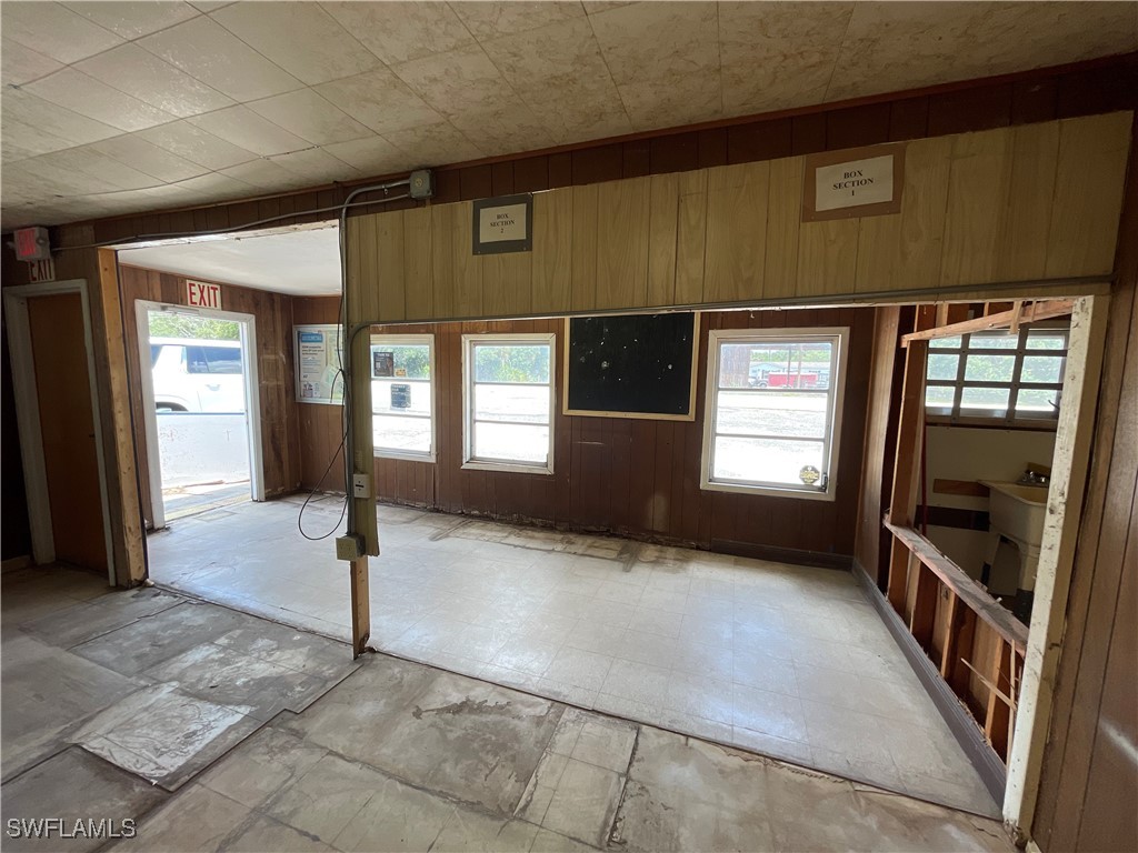 Office for Sale in Palmdale, photo 11