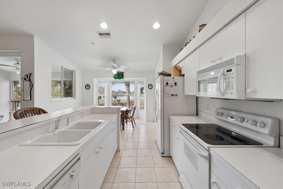 2 Bed Condominium for Sale in Stoneybrook, FL — photo 11