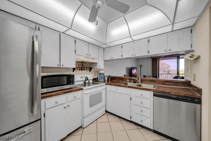 1 Bed Waterfront Home for Sale in Schooner Bay, photo 11