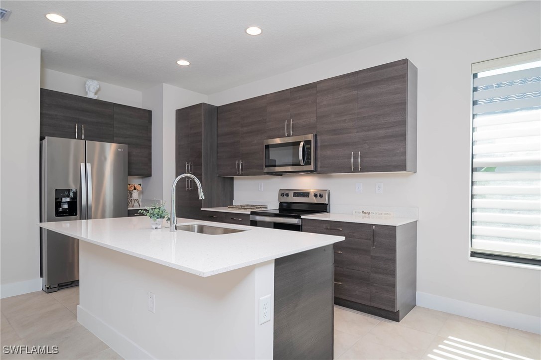 3 Bed SingleFamilyResidence for Sale in Silverwood, FL — photo 11