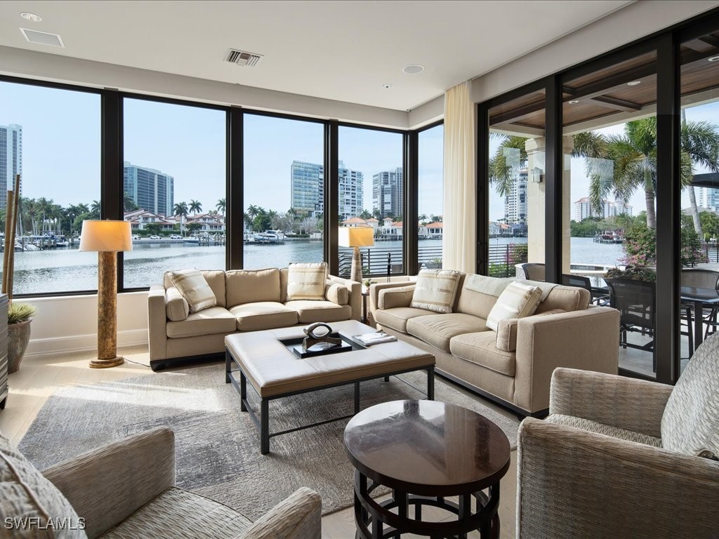 6 Bed Pool Home for Sale in Park Shore, photo 11