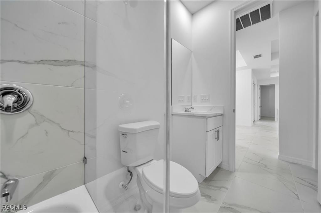 3 Bed SingleFamilyResidence for Sale in Lehigh Acres, photo 11