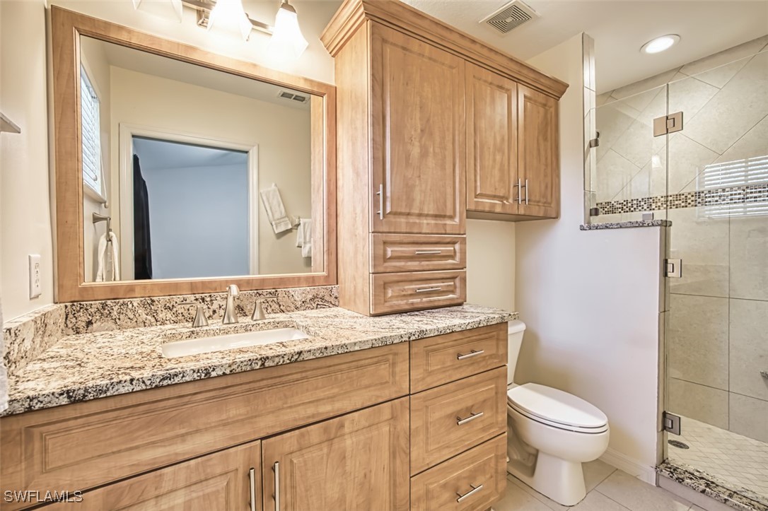 2 Bed Waterfront Home for Sale in Fort Myers, photo 11