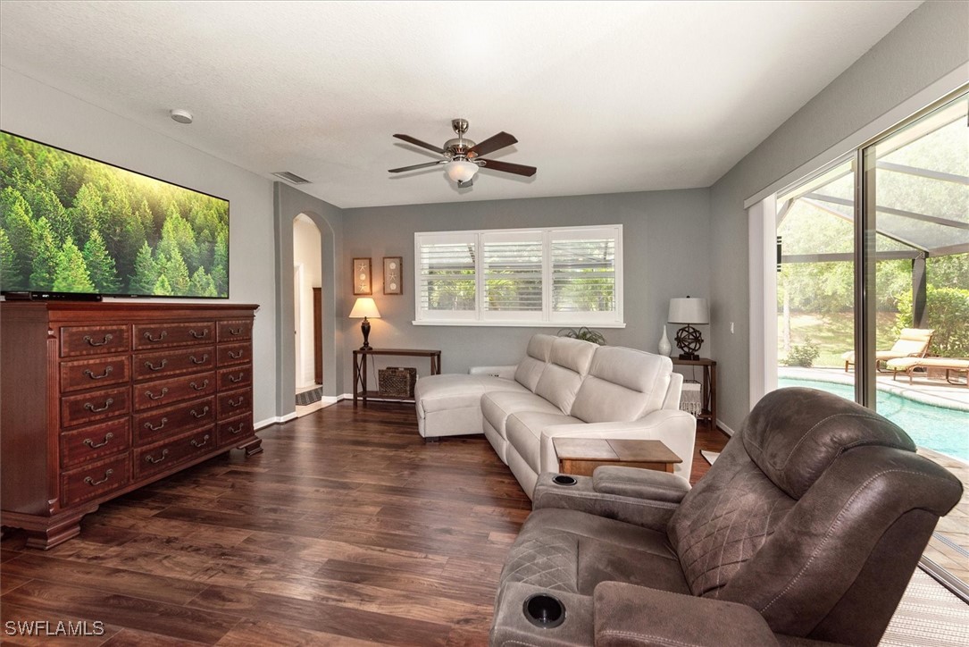 4 Bed Pool Home for Sale in Stoneybrook, photo 11