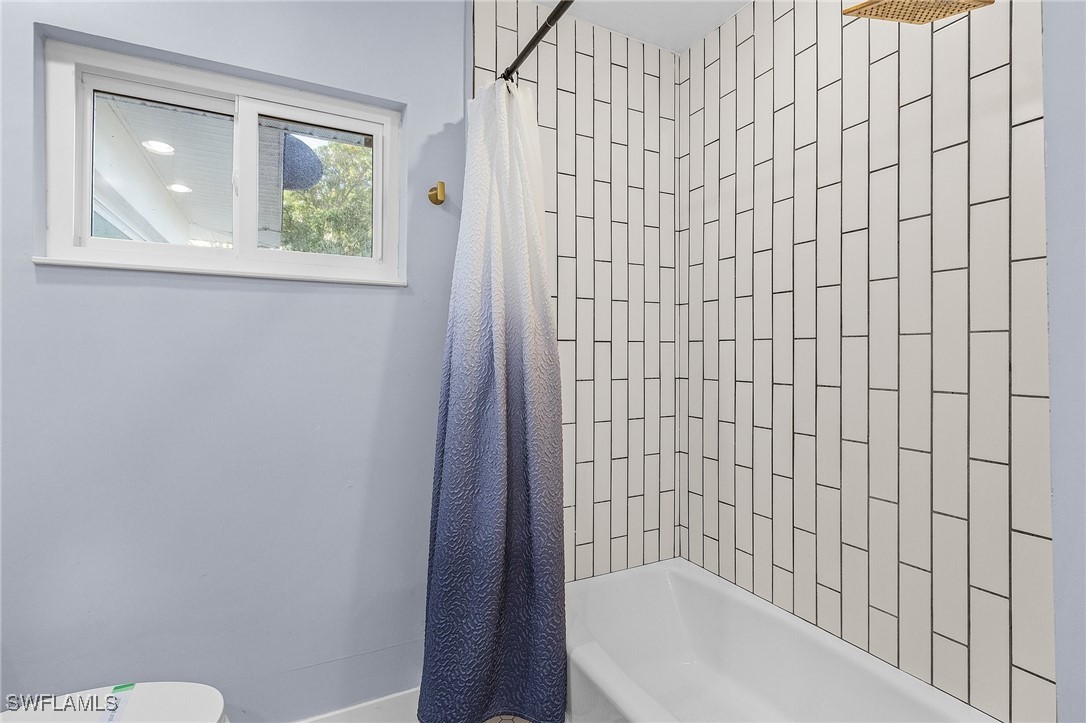 2 Bed Waterfront Home for Sale in Fort Myers, photo 11