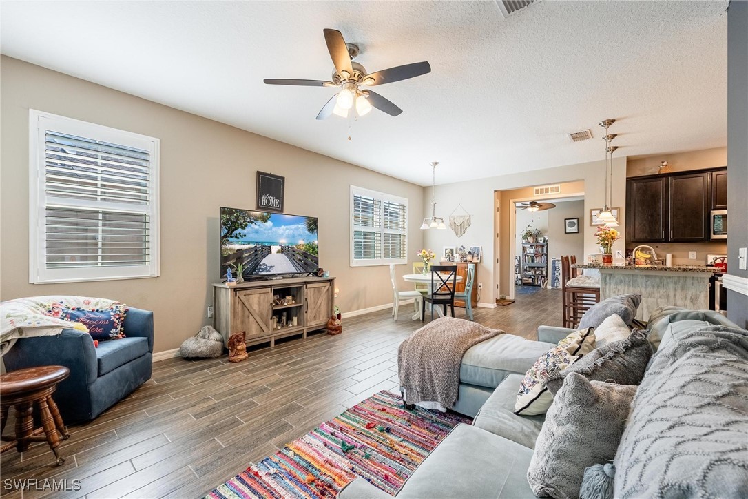 2 Bed SingleFamilyResidence for Sale in Punta Gorda, FL — photo 11