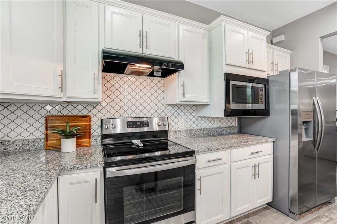 3 Bed SingleFamilyResidence for Sale in Corkscrew Shores, FL — photo 11