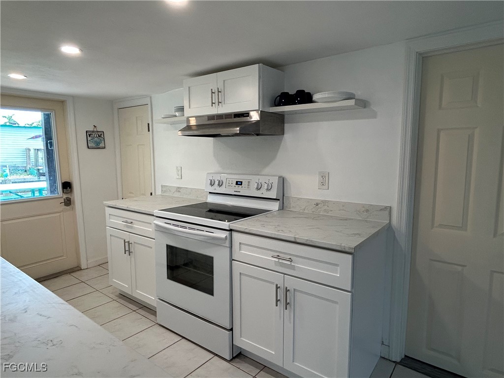 2 Bed Waterfront Home for Sale in Matlacha, FL, $266,000 — photo 11
