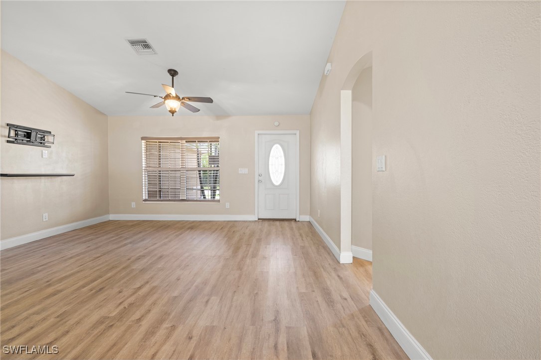 3 Bed SingleFamilyResidence for Sale in Fort Myers, FL — photo 11