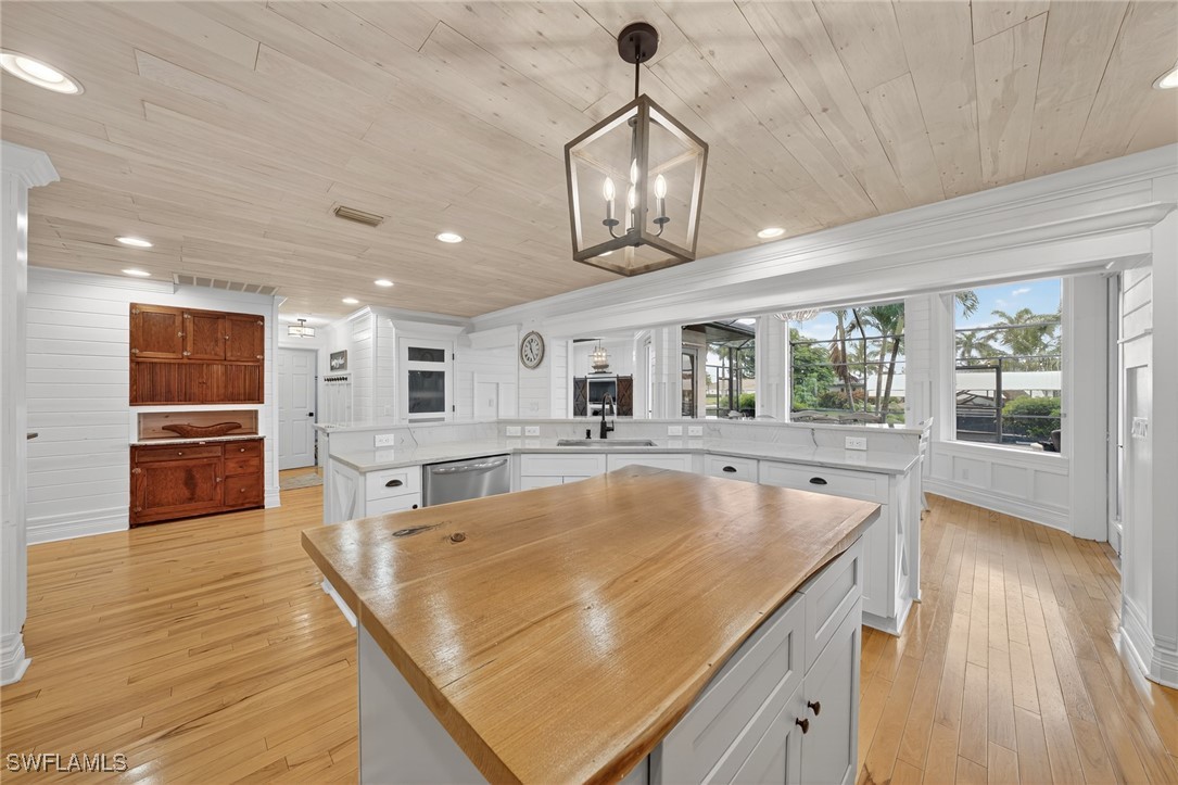 4 Bed Pool Home for Sale in Town And River, FL, $1,399,000 — photo 11