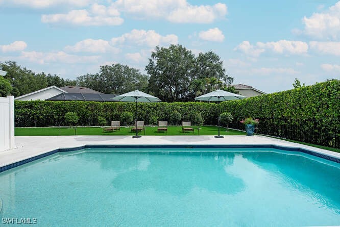 3 Bed Pool Home for Sale in Valley Oak, photo 11