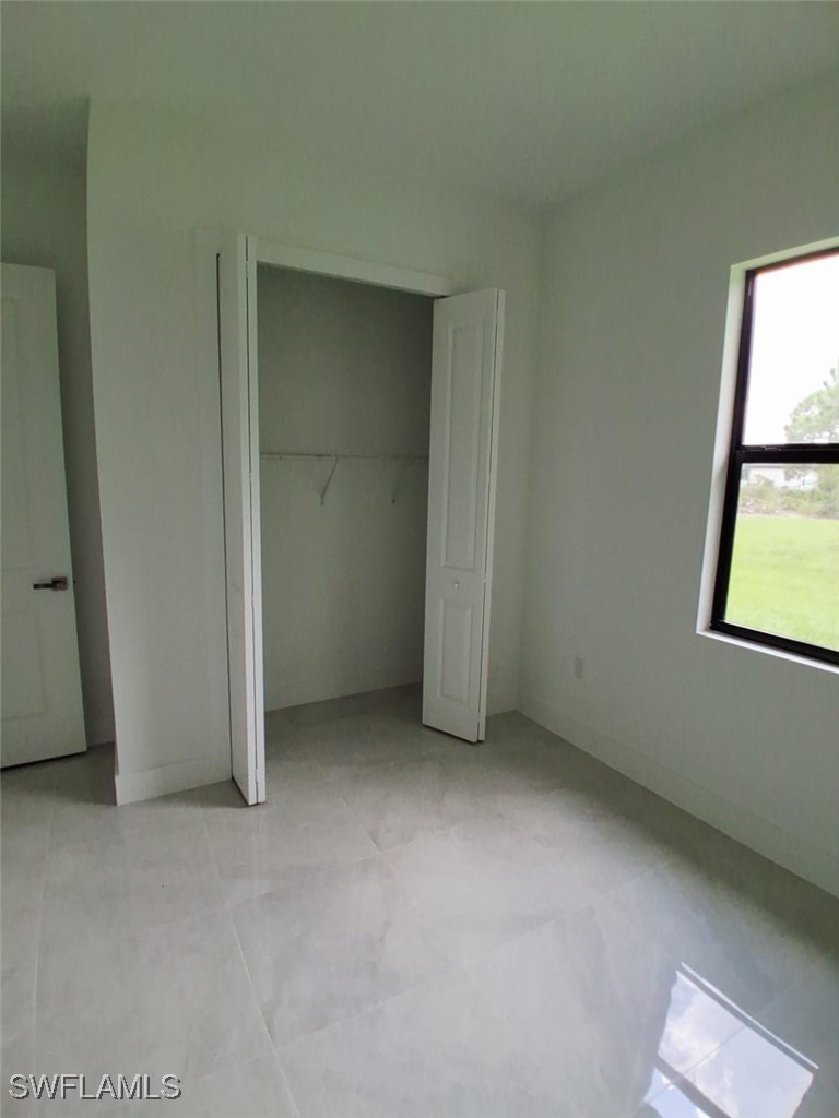 3 Bed SingleFamilyResidence for Sale in Lehigh Acres, photo 11