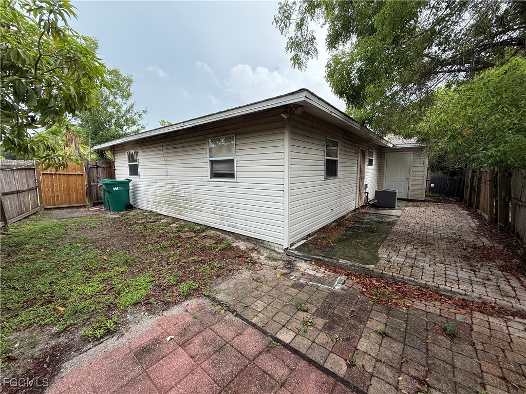 3 Bed SingleFamilyResidence for Sale in Naples, photo 11
