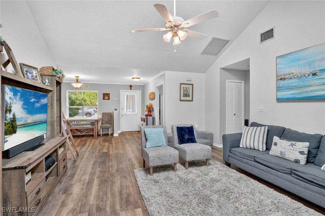 3 Bed SingleFamilyResidence for Sale in Naples, photo 11