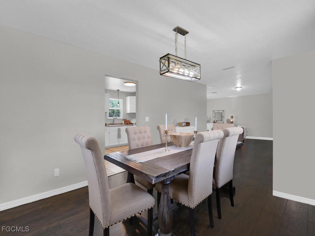 4 Bed SingleFamilyResidence for Sale in Lehigh Acres, photo 11