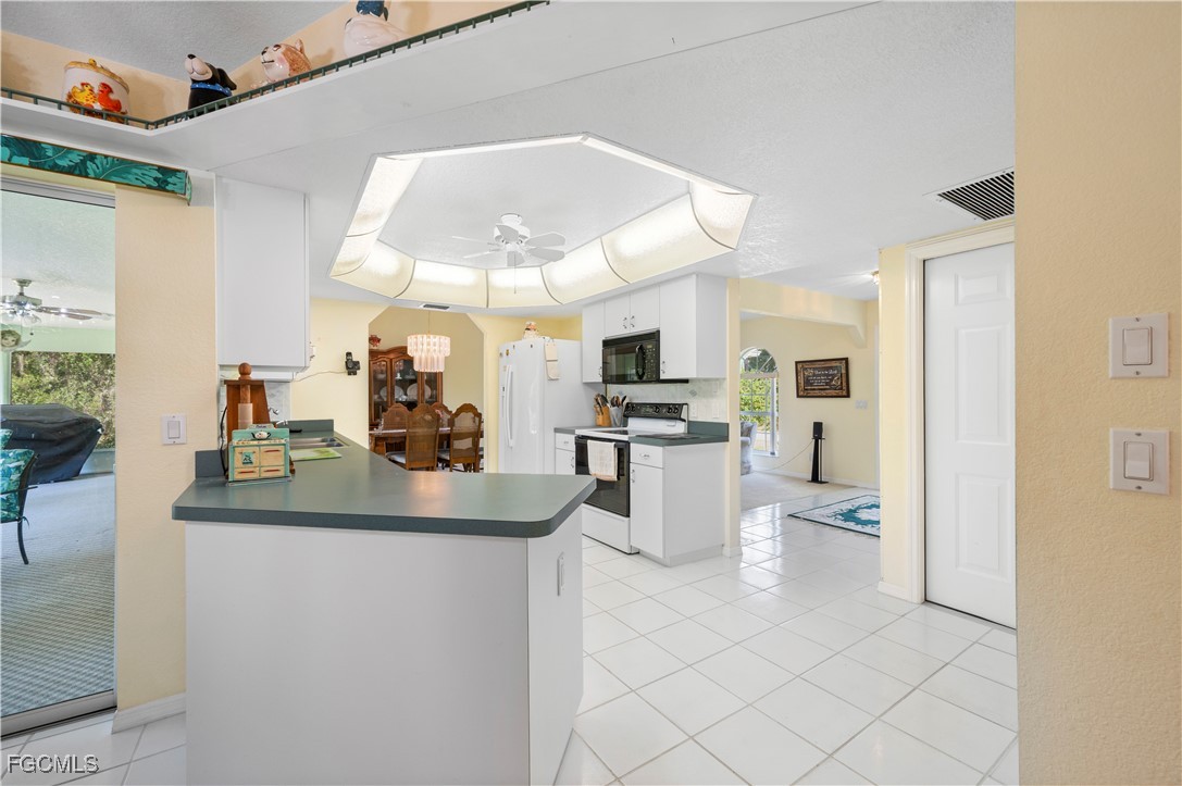 2 Bed SingleFamilyResidence for Sale in North Port, photo 11