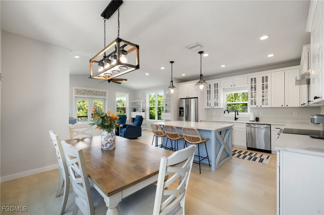 4 Bed SingleFamilyResidence for Sale in Los Colony, FL — photo 11