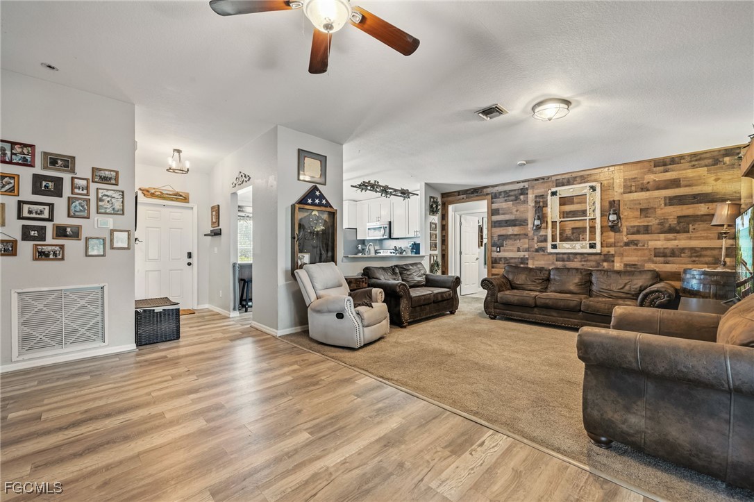 3 Bed SingleFamilyResidence for Sale in Greenbriar, FL — photo 11