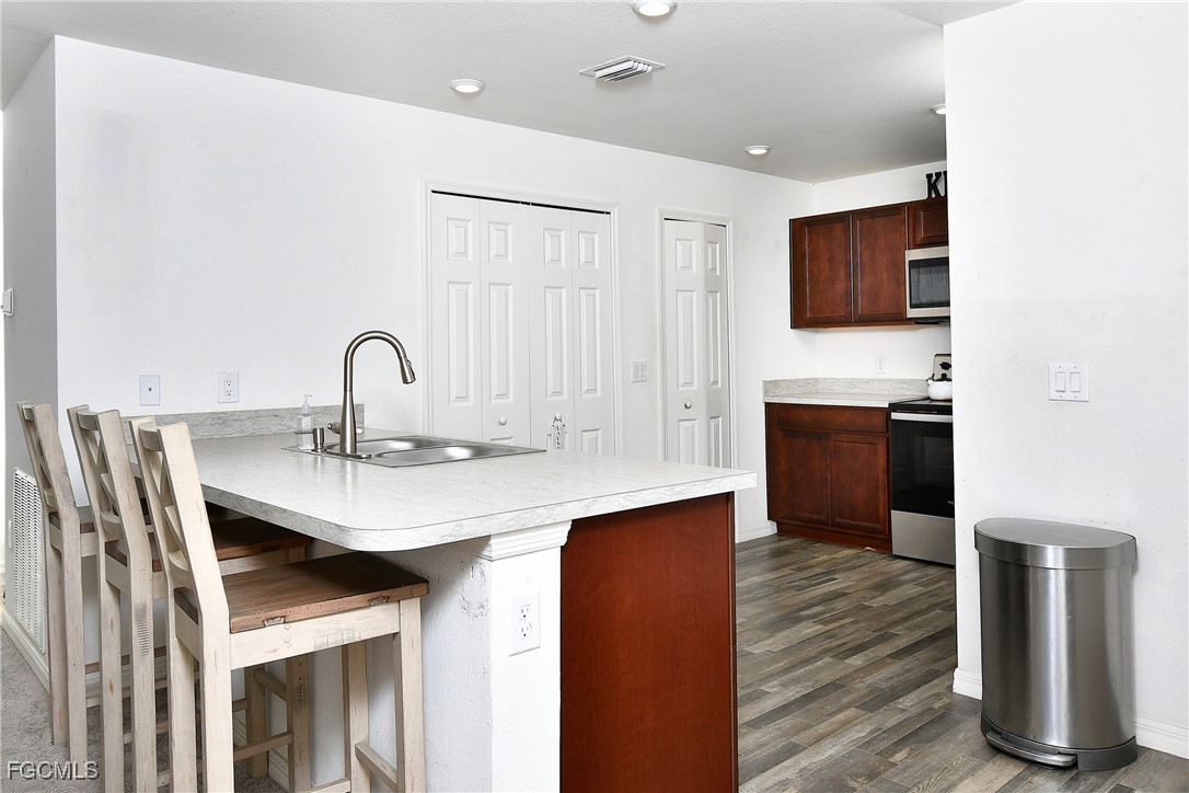 3 Bed SingleFamilyResidence for Sale in Lehigh Acres, photo 11