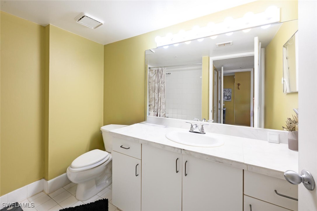 2 Bed Condominium for Sale in Napoli, FL — photo 11
