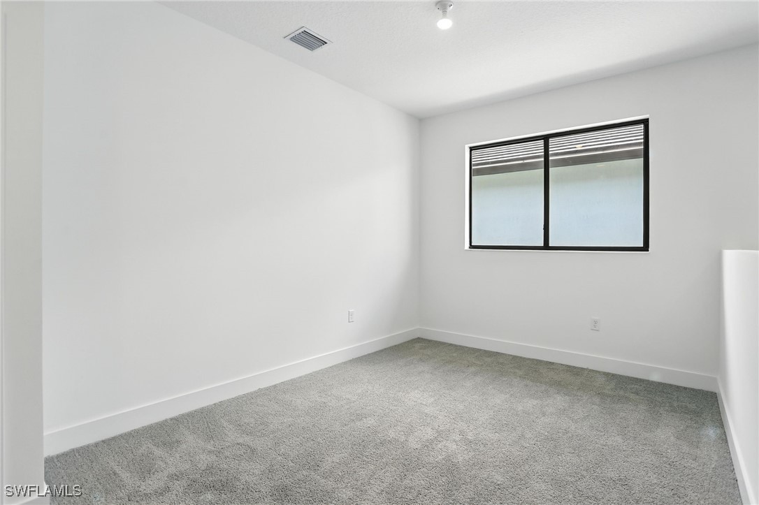 3 Bed SingleFamilyResidence for Sale in Silverwood, FL — photo 11