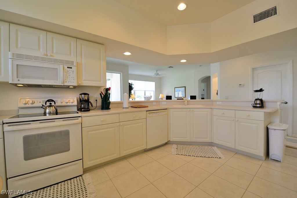 2 Bed Condominium for Sale in Bonita Springs, photo 11
