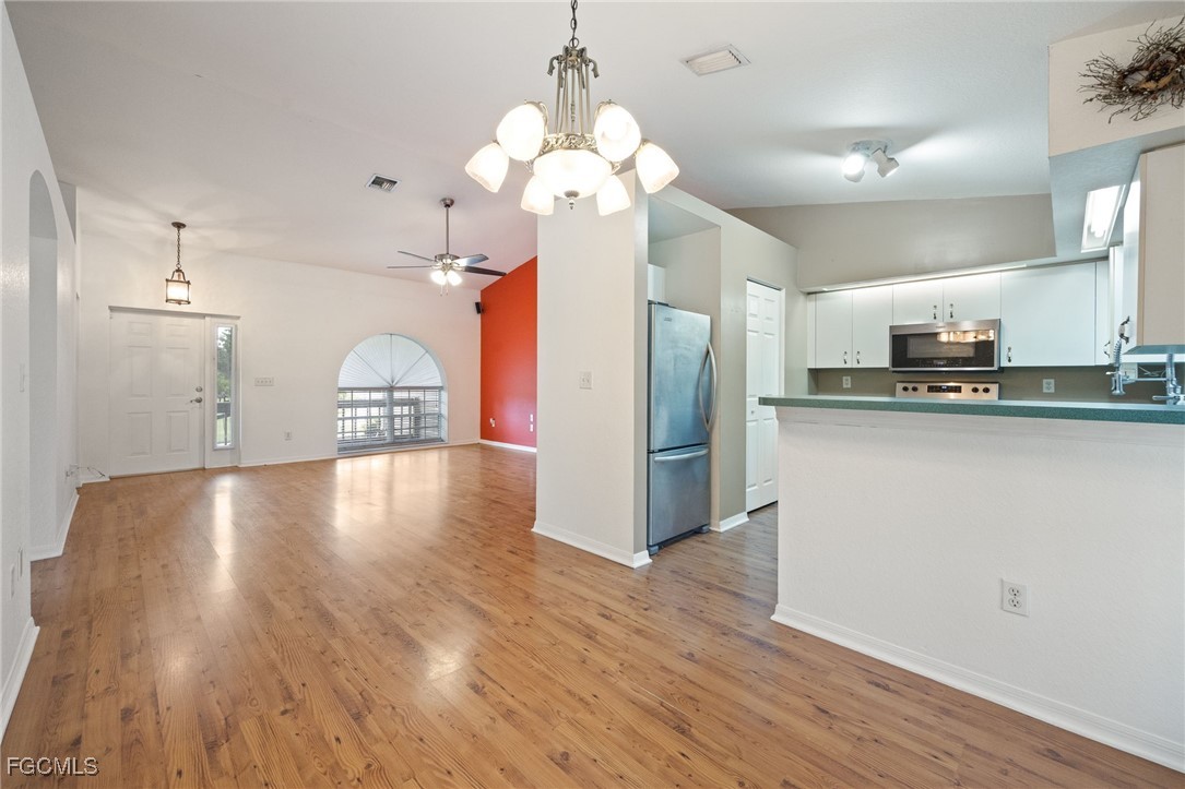 3 Bed SingleFamilyResidence for Sale in Horseshoe Acres, photo 11