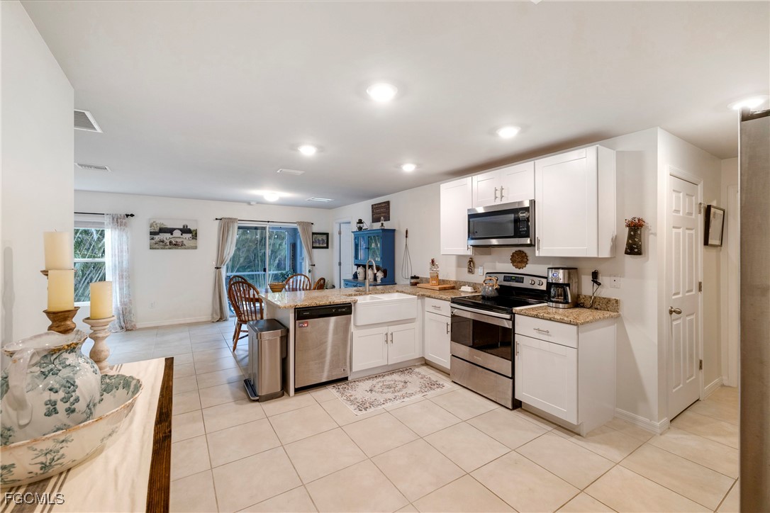 3 Bed SingleFamilyResidence for Sale in Rio Villa Lakes, FL — photo 11